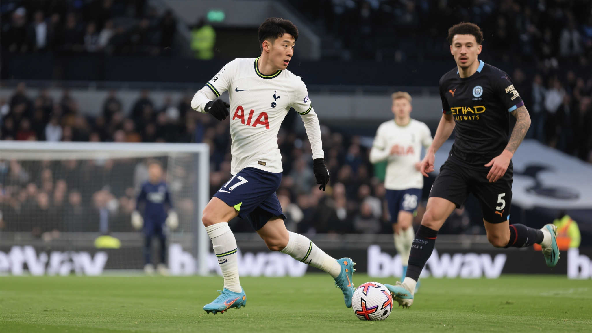 欧冠在即,热刺亟需一位双能型悍将 随着比赛强度逐年增加、多线作战成为常态,多功能型选